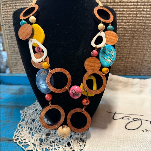 Tagua Arlene Necklace - Picture 3 of 7